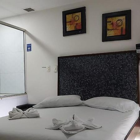 Hotel Marat 메딜린 외부 사진