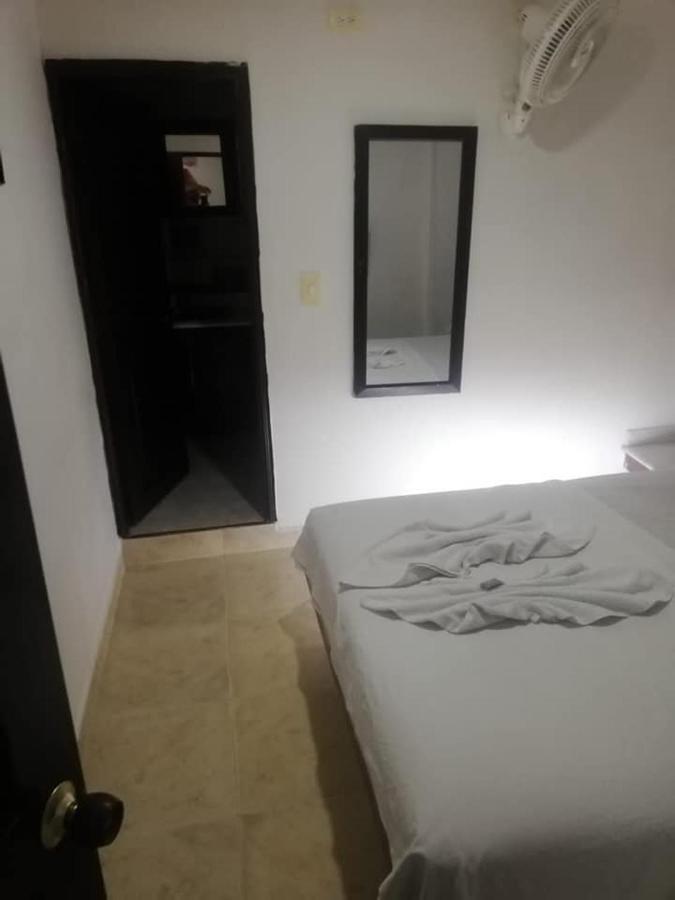 Hotel Marat 메딜린 외부 사진