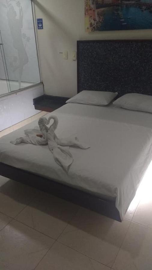 Hotel Marat 메딜린 외부 사진