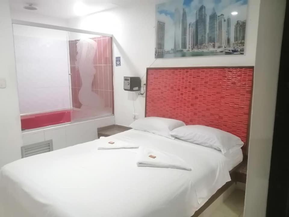 Hotel Marat 메딜린 외부 사진