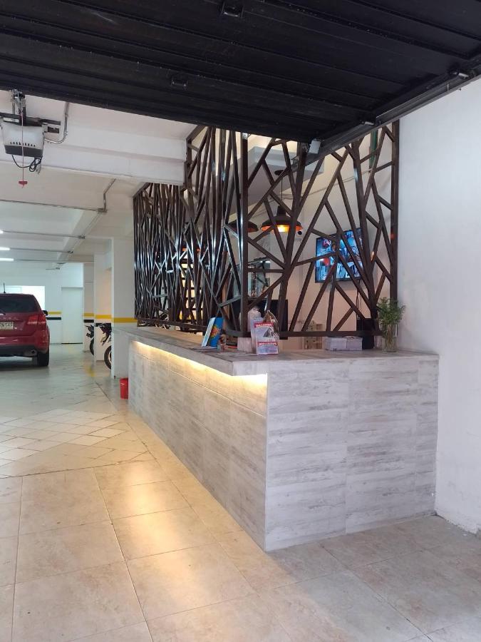 Hotel Marat 메딜린 외부 사진