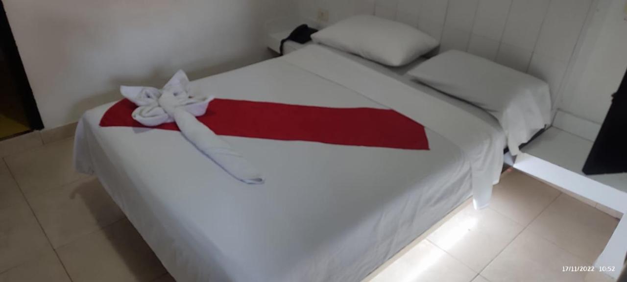 Hotel Marat 메딜린 외부 사진