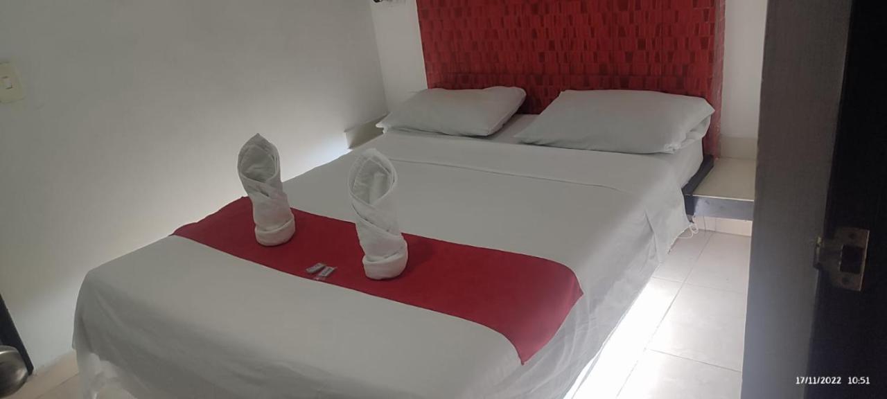 Hotel Marat 메딜린 외부 사진